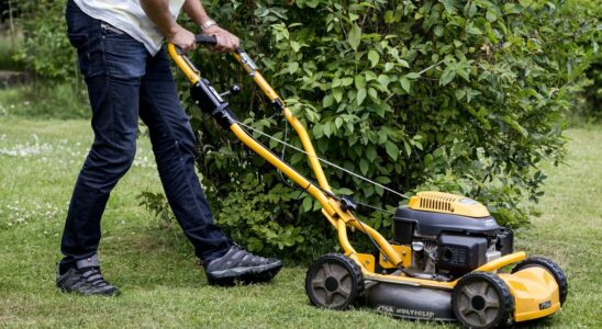 Man dead trapped under riding lawnmower