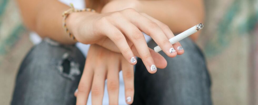 Social networks and tobacco an explosive and harmful duo for