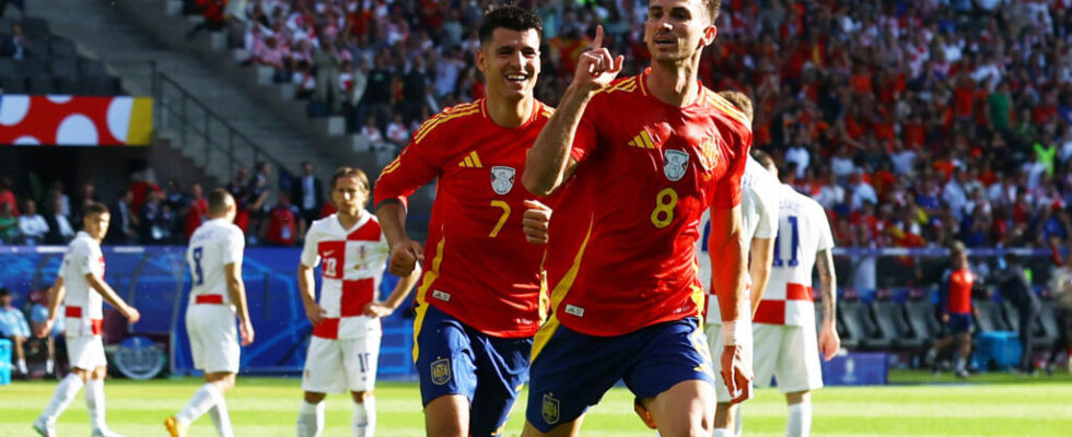 Spain and Fabian Ruiz crush Croatia to enter the competition