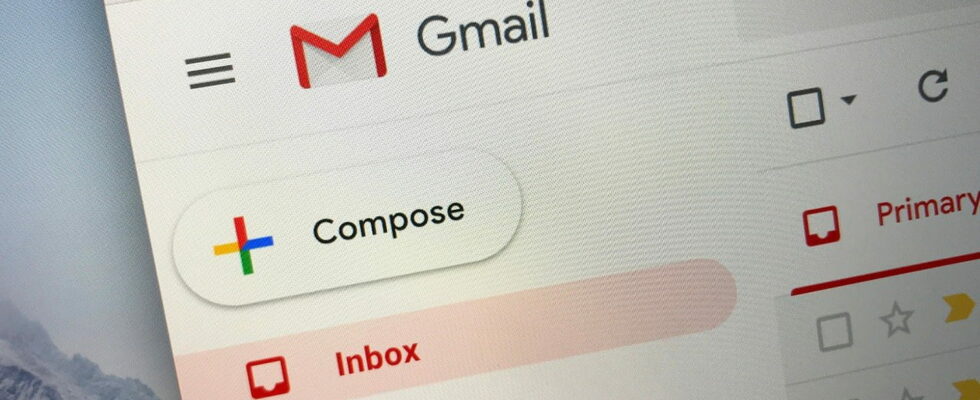 The web version of Gmail accommodates a simplified toolbar which