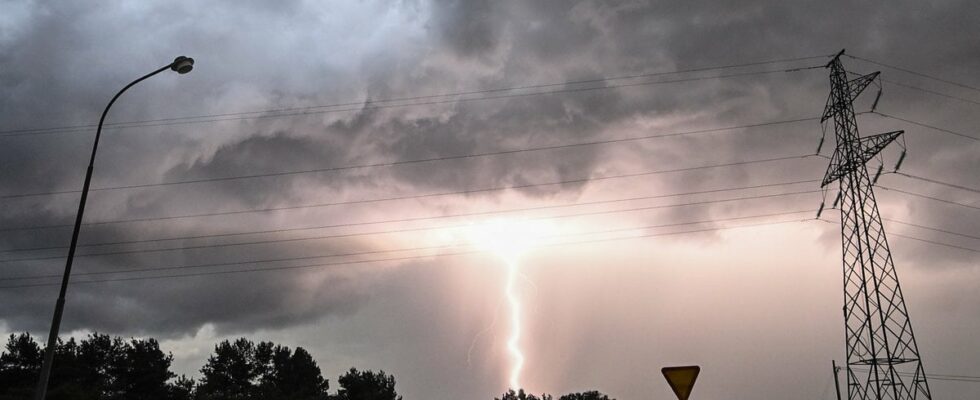 Villa on fire struck by lightning