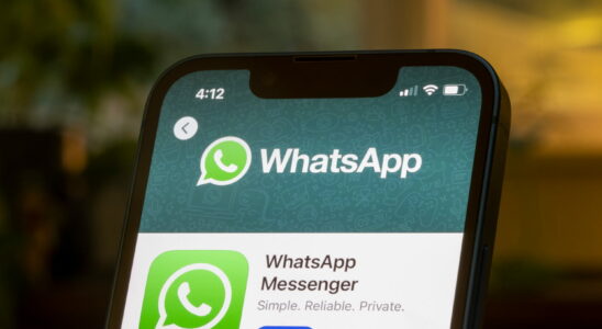 WhatsApp warns its users that their conversations will soon be