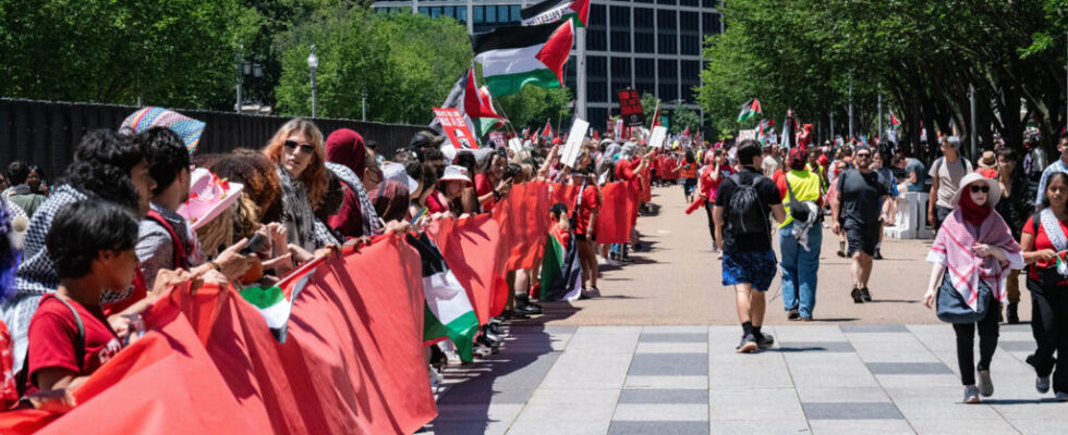 a demonstration in support of Gaza brings together thousands of