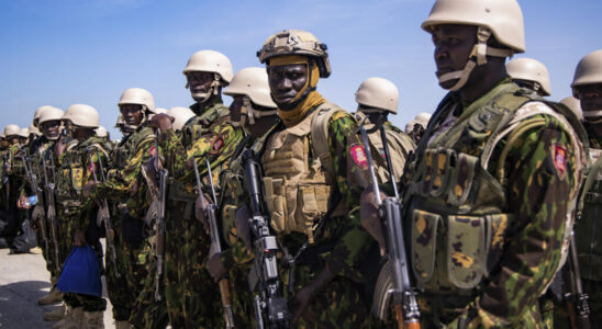 a first contingent of Kenyan police officers in Port au Prince to