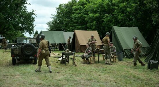 immersed in D Day reenactors in Normandy – LExpress