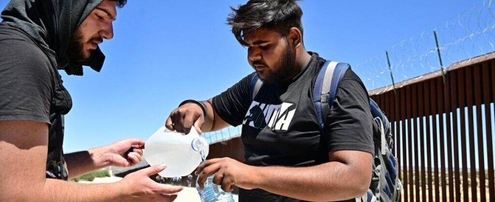 migrants victims of the extreme heat wave which is hitting