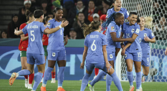 the French womens team in 2nd place FIFA