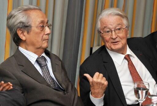 Jacques Verges (L), and Roland Dumas (R), two of the four lawyers who met with Laurent Gbagbo. Here at a press conference in Abidjan, January 2, 2011.