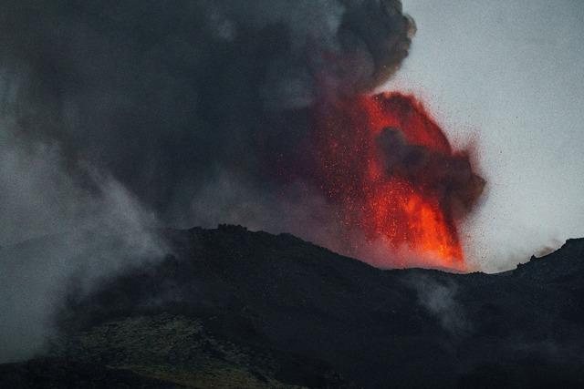 2024-07-04T204009Z_1813439893_RC2IO8ATL8Y4_RTRMADP_3_ITALY-VOLCANO-ETNA