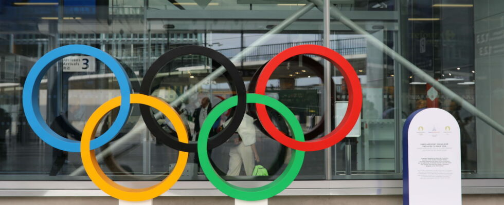 2024 Olympics the list of all French flag bearers for