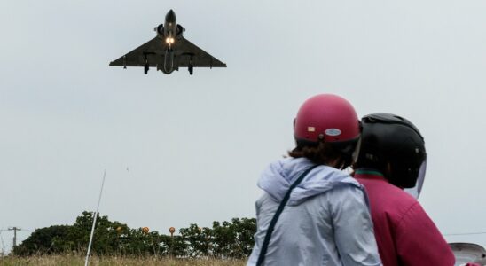 66 Chinese military planes circle the island in one day