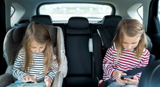 8 Alternatives to Screens to Keep Kids Busy During Long