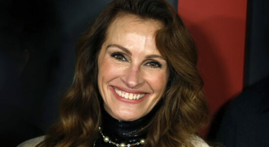 At 56 Julia Roberts reveals herself without makeup and with