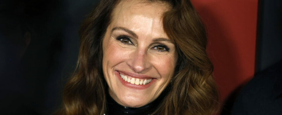 At 56 Julia Roberts reveals herself without makeup and with