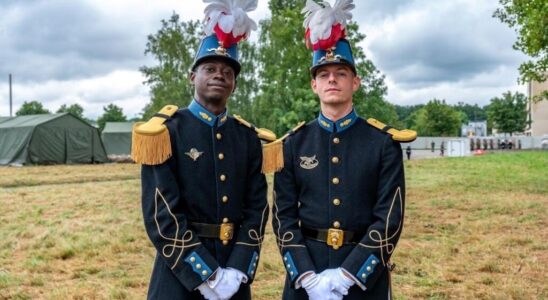 At the Saint Cyr military school Togo and France hand in