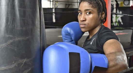 Cindy Ngamba Cameroonian boxer and flag bearer of the Refugee