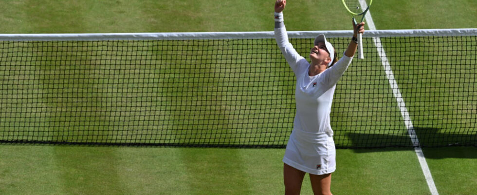 Czech Barbora Krejcikova beats Italian Jasmine Paolini to clinch second