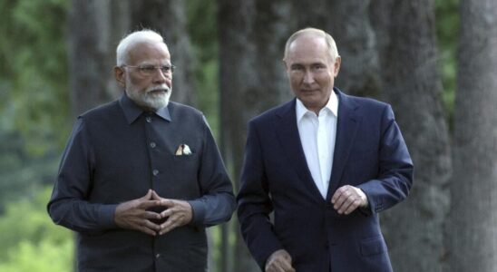 First informal exchanges between Vladimir Putin and Narendra Modi