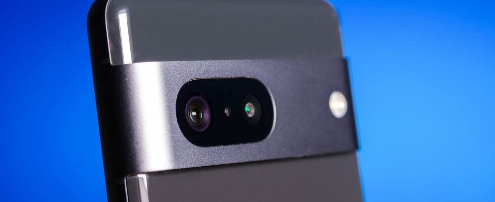 Google and Xiaomi phones have a very handy hidden button