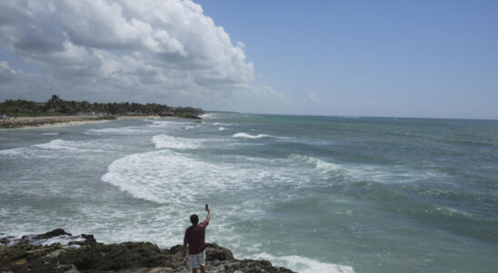 Hurricane Beryl weakens as it prepares to hit Mexico