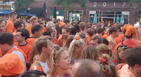 Injured after riots during Orange in Utrecht police clear the