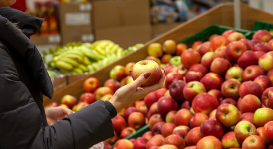 Is snacking before buying allowed in supermarkets