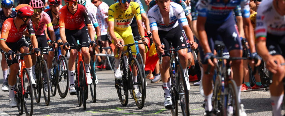 LIVE Tour de France 2024 an arrival at the Plateau