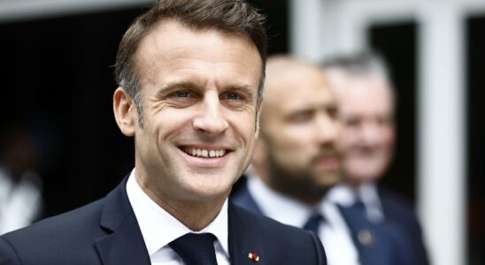 Macron and the shadow of resignation the mysterious phone call