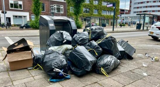 Mountains of waste next to the containers in Utrecht Why