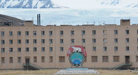 Norwegian okay to Russian giant cross in mining village