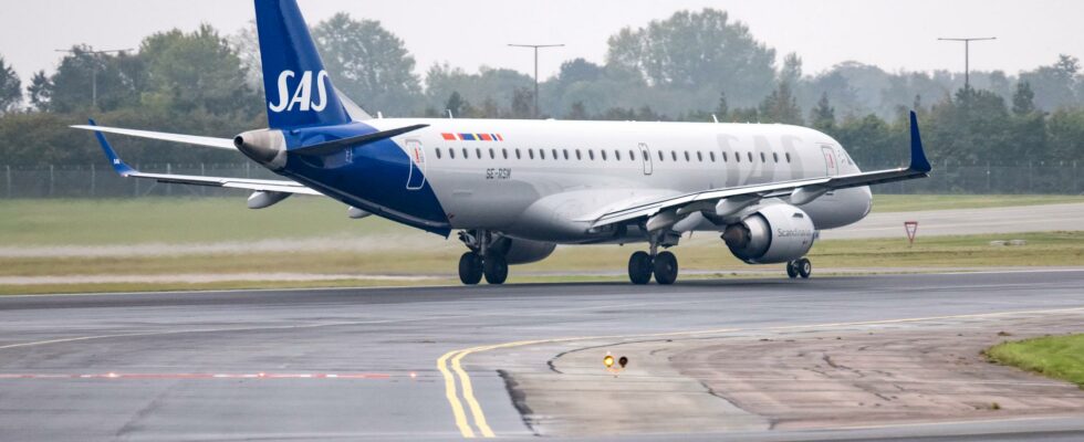 Thunder stops planes from landing at Arlanda