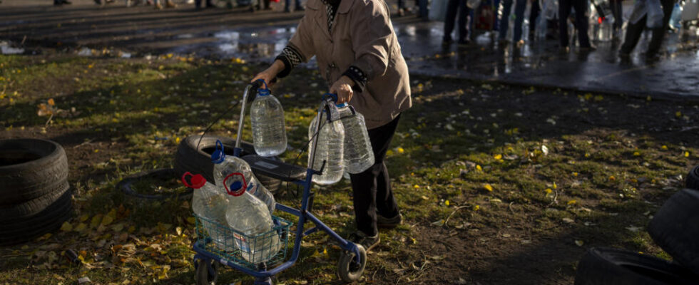 Ukraine A few kilometers from the front line finding drinking