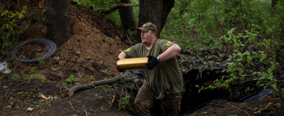 Ukrainian army is struggling to resist in Donbass