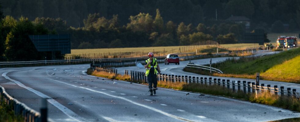 Unclear when E45 opens after landslide