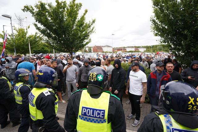 AA-20240804-35316613-35316609-92_PERSONS_ARE_TAKEN_IN_CUSTODY_FOLLOWING_THE_EXTREME_RIGHTIST_VIOLENCE_INCIDENT_IN_ENGLAND