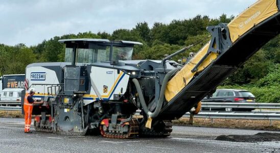 300 men work day and night on the A2 It