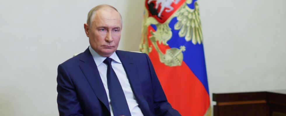 At bay Putin must give assurances to his security services