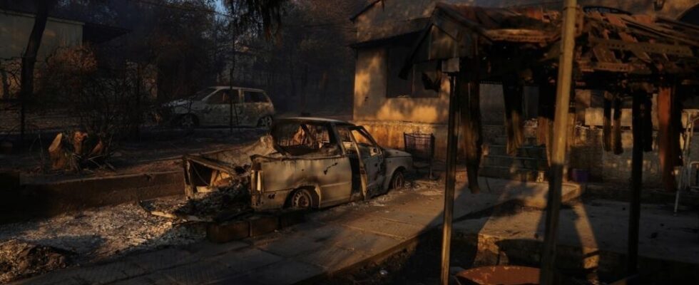 Athens threatened by fires Greece calls on the European Union