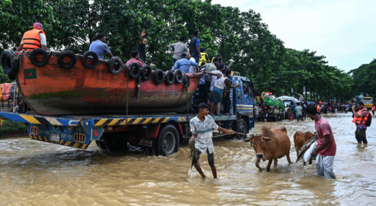 Bangladesh Deadly floods caused by torrential rains