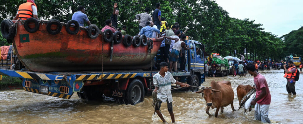 Bangladesh Deadly floods caused by torrential rains