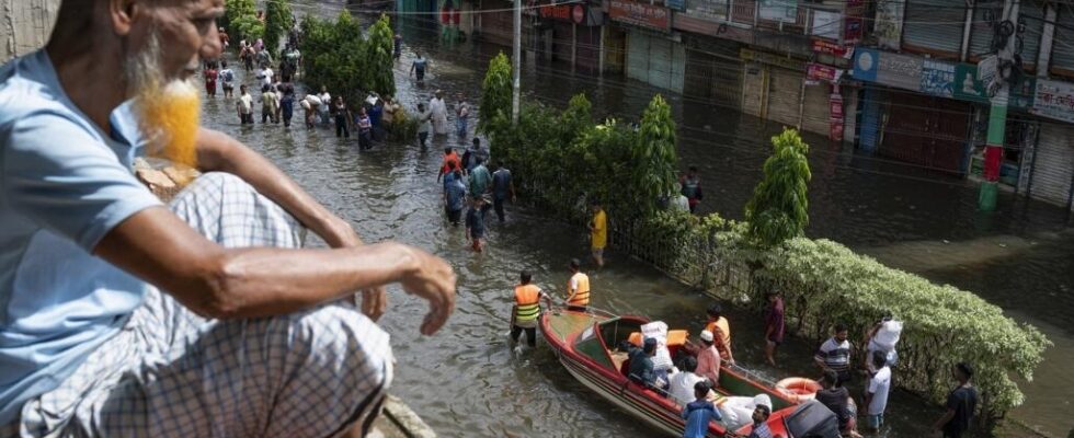 Bangladesh Following deadly floods Indian dam relief sparks controversy