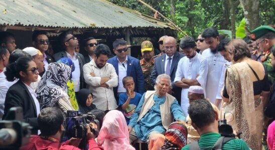 Bangladesh Muhammad Yunus visits relatives of Abu Sayed first martyr