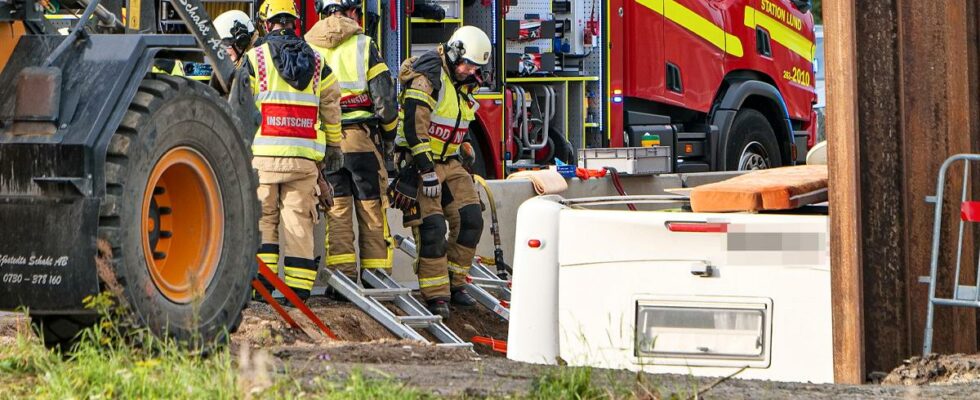 Campervan down a pit on the E22 in Lund