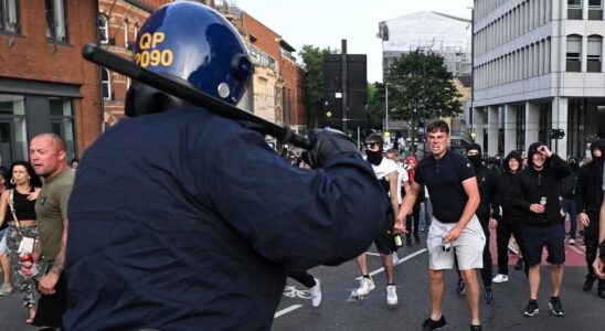 Clashes between police and far right protesters in several cities