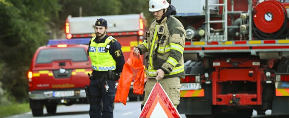 Complete standstill on E18 after crash one seriously injured