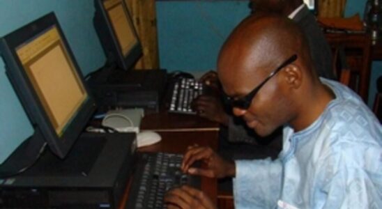 Congo B visually impaired people introduced to computers at the cultural