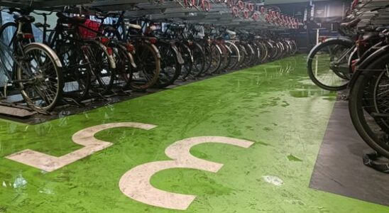 Flooding again in bicycle shed at Jaarbeursplein work almost completed