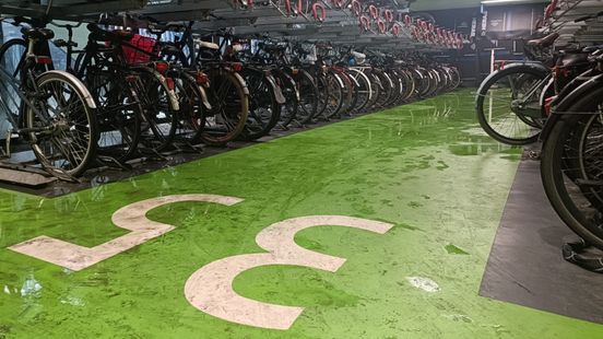 Flooding again in bicycle shed at Jaarbeursplein work almost completed