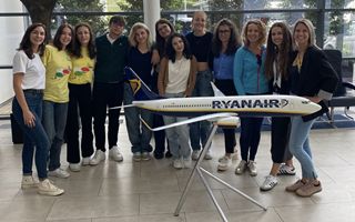 Group of students benefiting from SACBO Intercultura scholarships at Ryanair headquarters