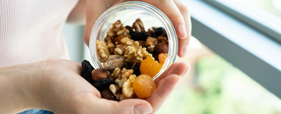 Heres How Many Nuts to Eat Each Week for Heart